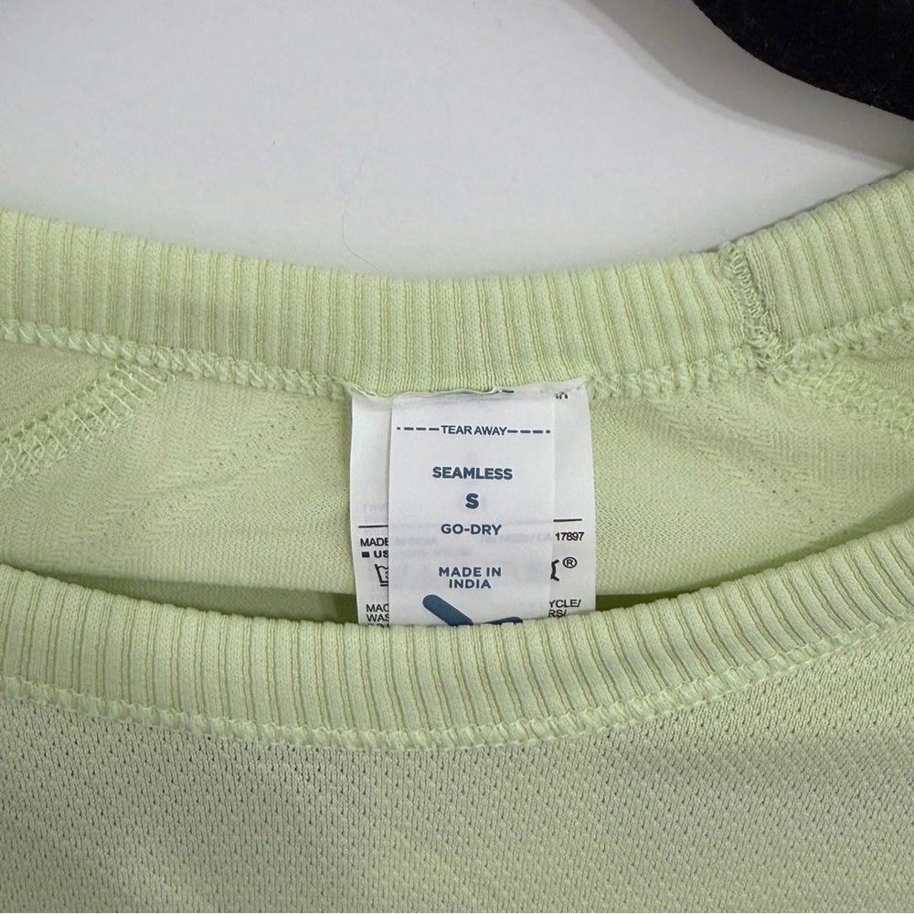 Old Navy Seamless Go-Dry Short Sleeve Top Size Small Citron Yellow Green - Picture 2 of 4